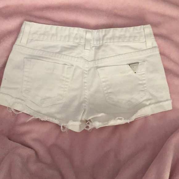 White guess jean shorts - Picture 3 of 3